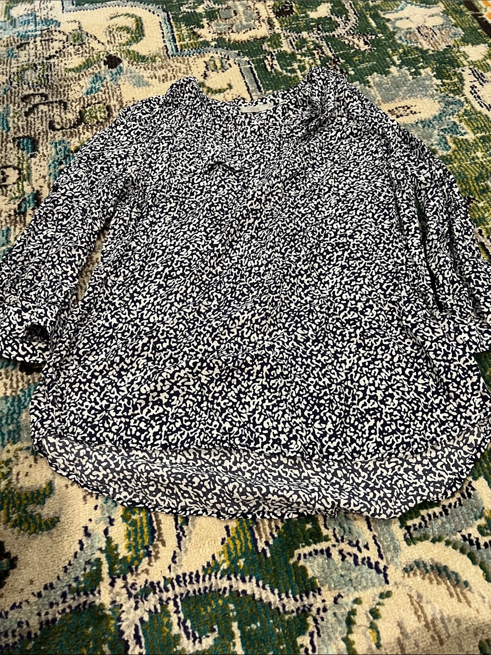 Dalia Black and White Printed V-Neck Blouse